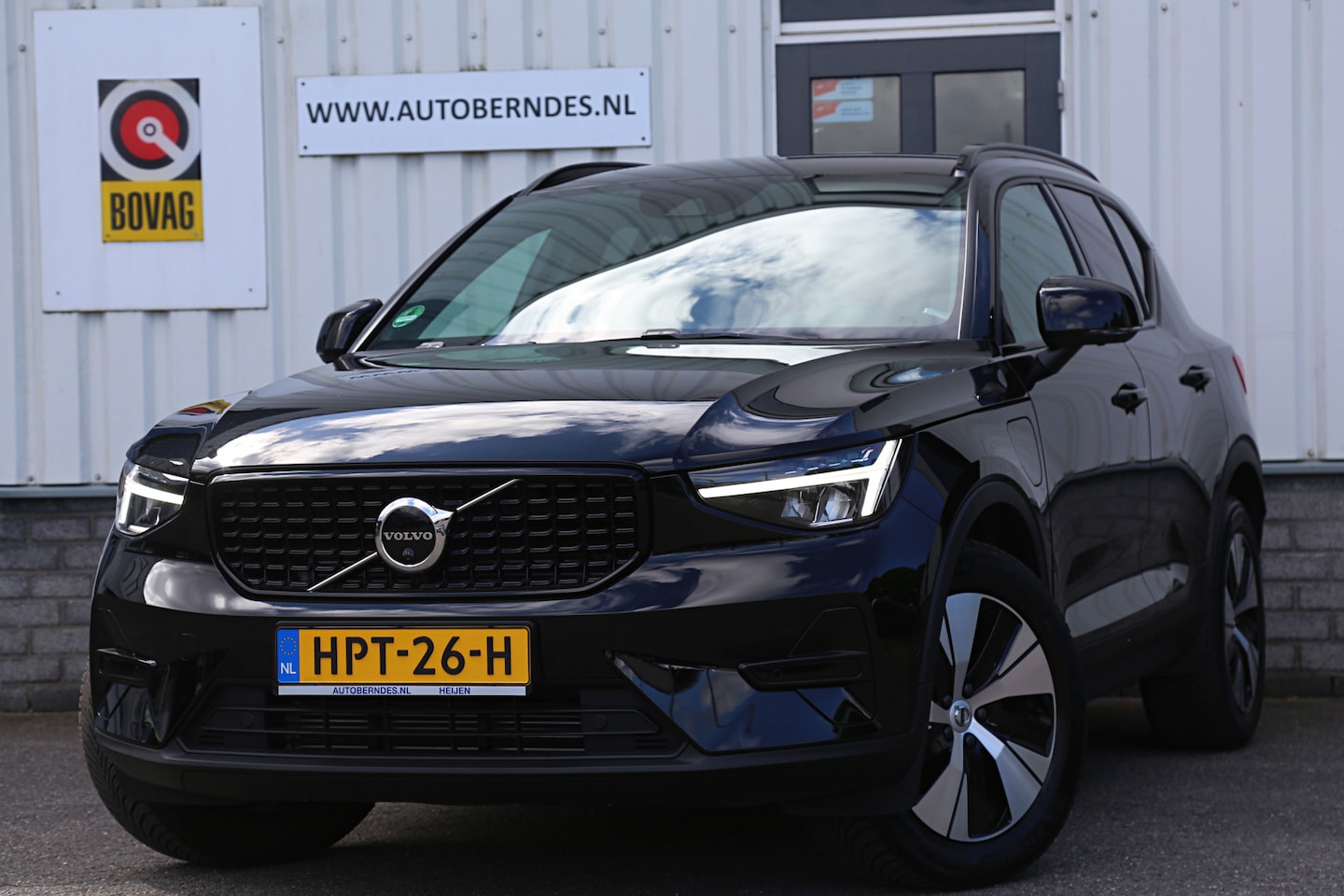 Volvo XC40 - 1.5 T4 Plug-in hybrid Plus Dark*Perfect Onderh.*1ste Eig.*ACC/Pilot ass./360Camera/Memorie - AutoWereld.nl