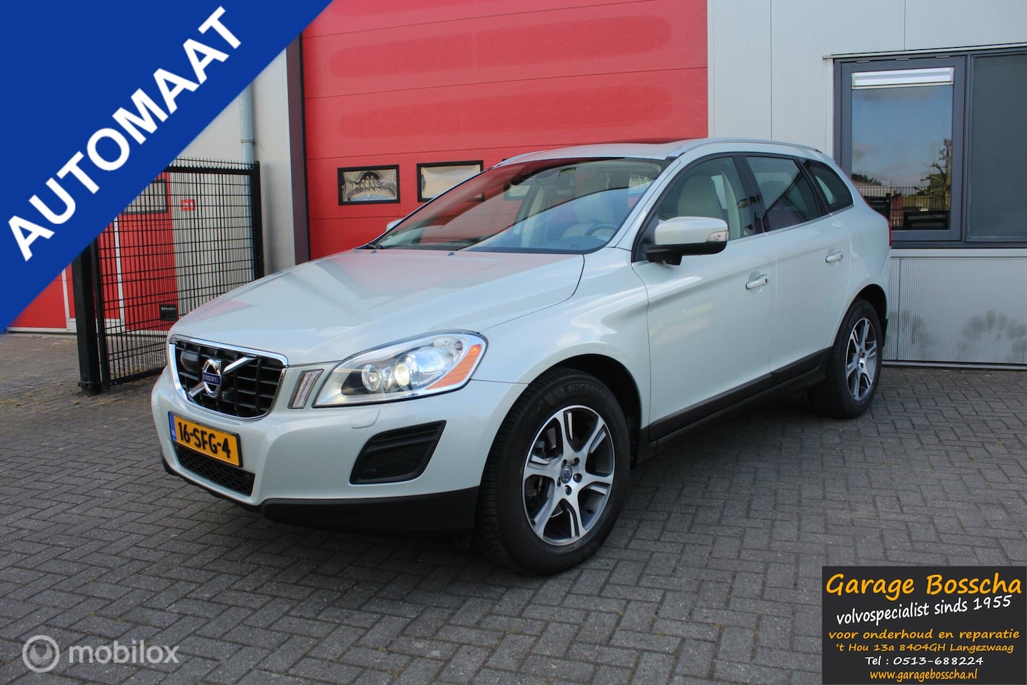 Volvo XC60 - 2.4 D5 AWD Summum Nl Auto slechts 189500 Km ! - AutoWereld.nl