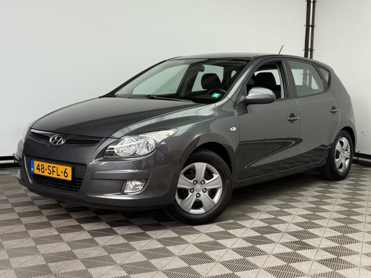 Hyundai i30 - 1.6i Dynamic 5-drs ECC 1e Eigenaar NL Auto - AutoWereld.nl