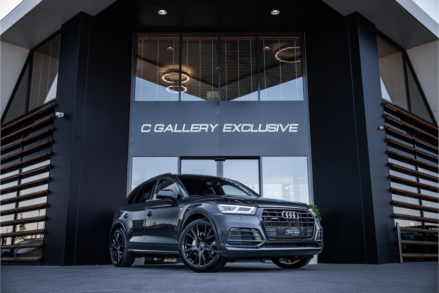 Audi Q5 - 50 TFSI e quattro S edition - S Line | Panorama | Keyless | HUD | Elektrische stoelen - AutoWereld.nl