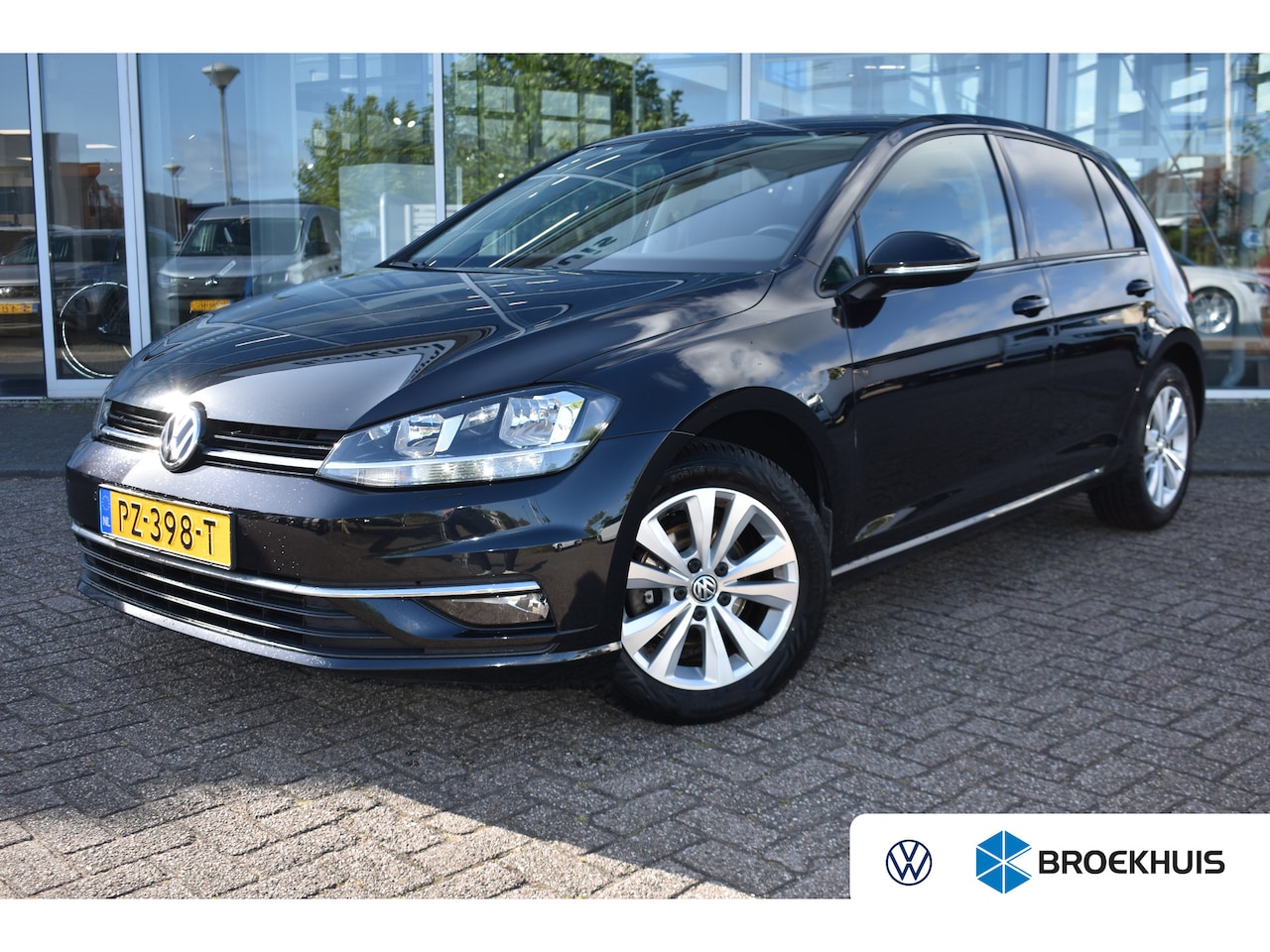 Volkswagen Golf - 1.0 TSI Comfortline | NAVIGATIE | CAMERA | ALL SEASON | STOELVERW. - AutoWereld.nl