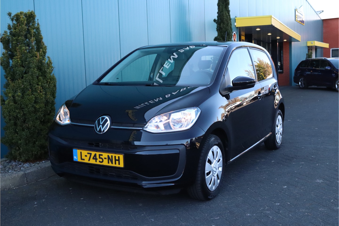 Volkswagen Up! - 1.0 BMT move up! Executive AC|CRUISE|A.R.CAM|PDC|LANE.ASSIST|DAB|BLUETOOTH| - AutoWereld.nl