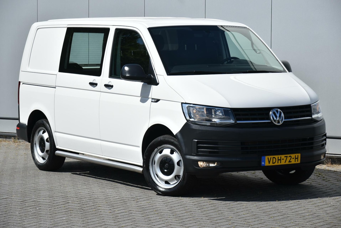 Volkswagen Transporter - 2.0 TSI 204 Pk L1H1 Aut. Airco Navi - AutoWereld.nl