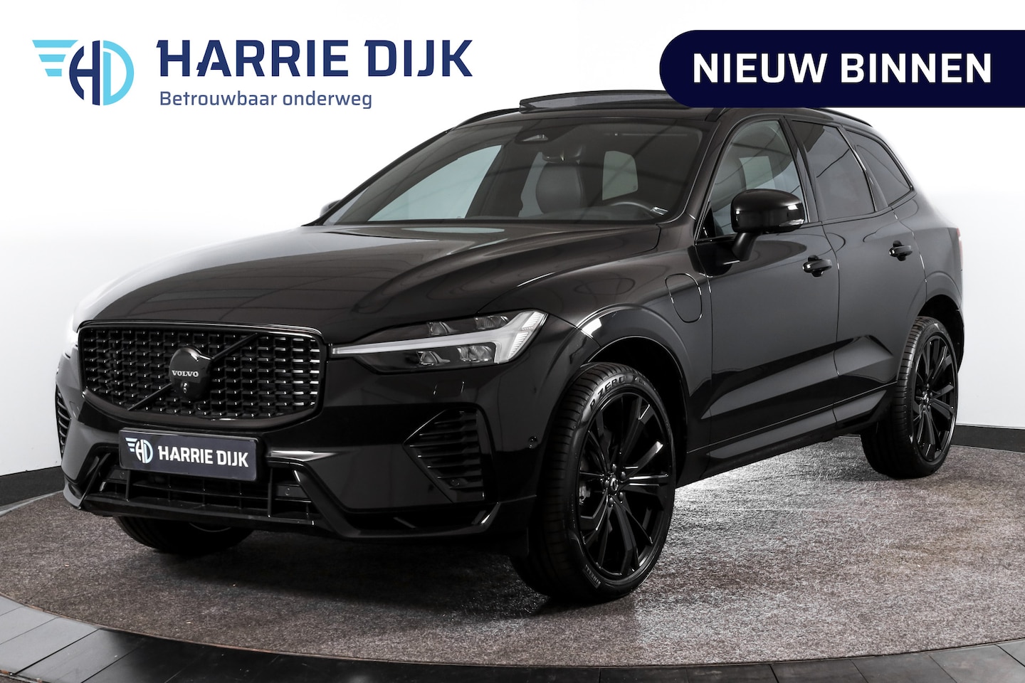 Volvo XC60 - 2.0 T8 Plug-in hybrid AWD Plus Black Edition | S/K-Panodak | Elek. Trekhaak | Dig. Cockpit - AutoWereld.nl