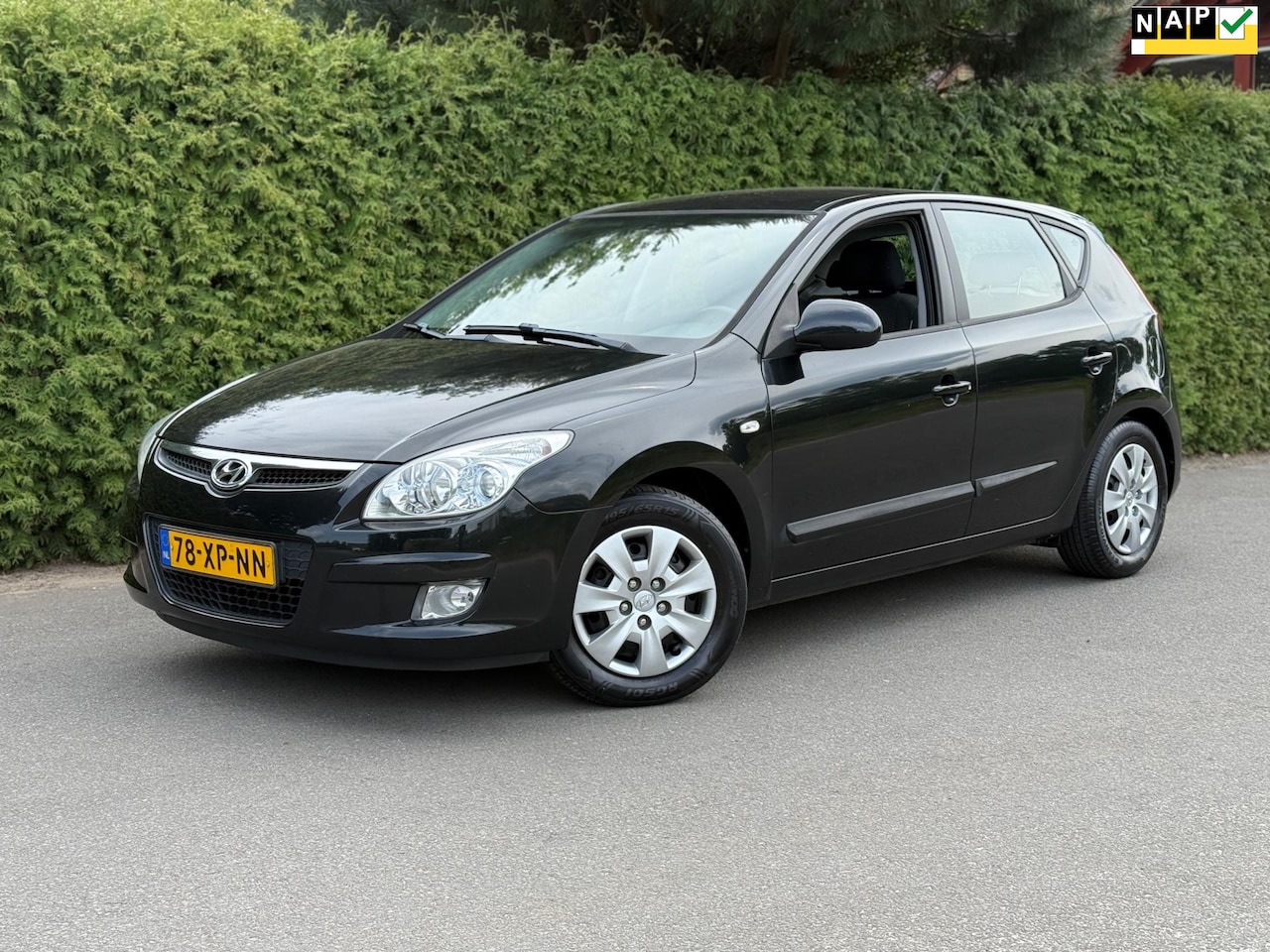 Hyundai i30 - 1.6i Dynamic5-drs Airco Nederlandse Auto - AutoWereld.nl