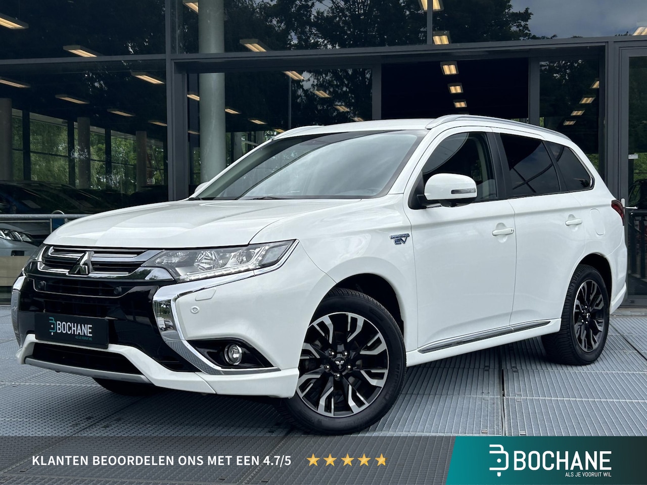Mitsubishi Outlander - 2.0 PHEV instyle | 360° Camera | Elektrische achterklep - AutoWereld.nl