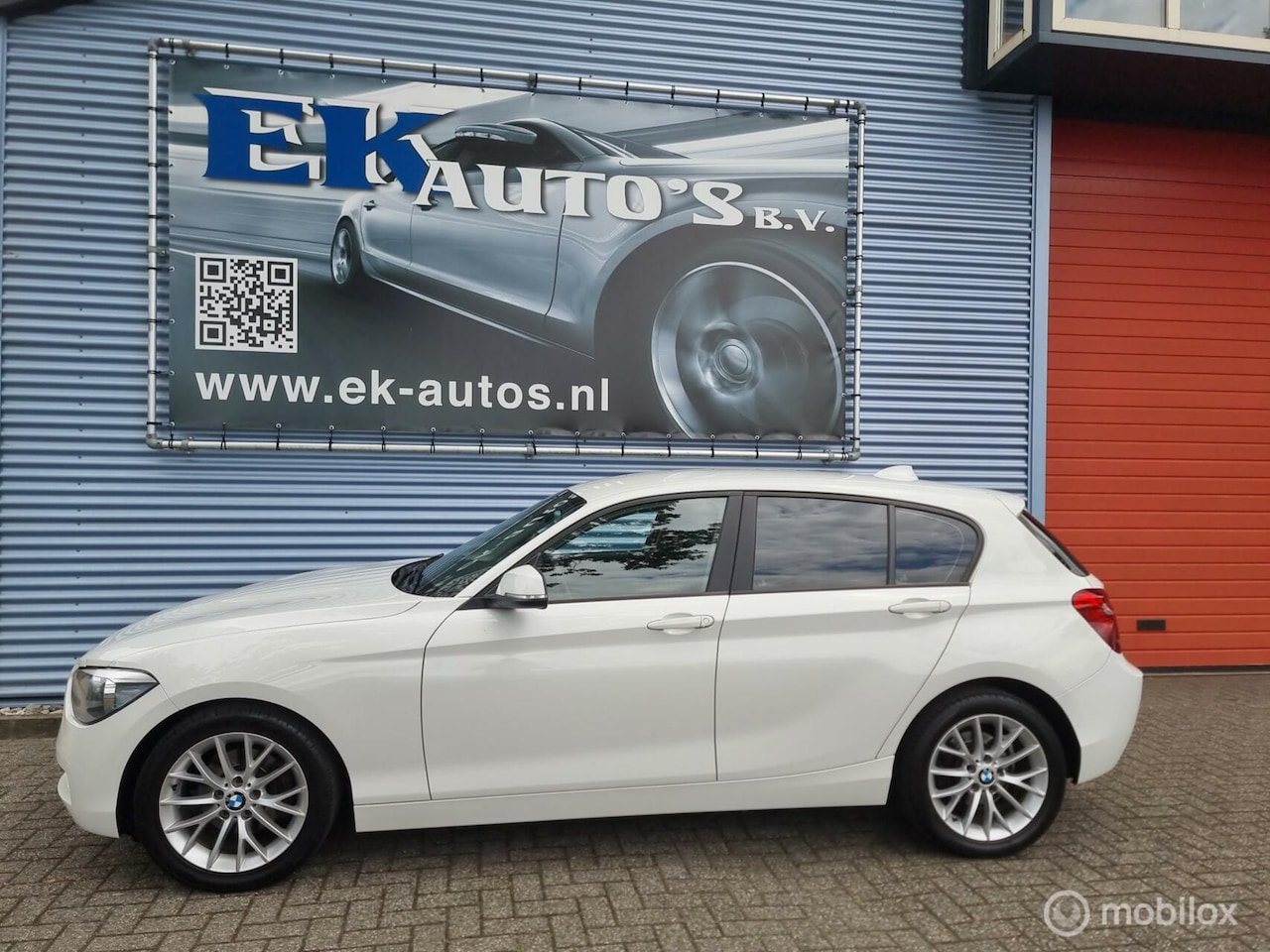 BMW 1-serie - 118i 170pk Sport Automaat-8 Navi, PDC, 17inch - AutoWereld.nl