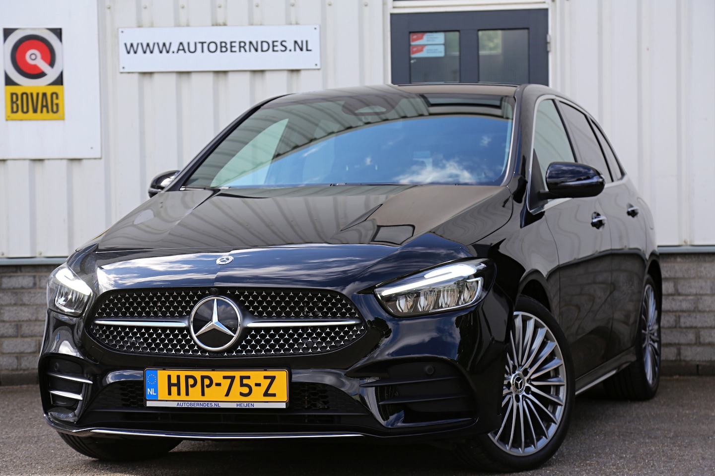 Mercedes-Benz B-klasse - 250 e AMG Line*Perfect Onderh.*Widescreen/Stoelverw./Dodehoek/Sfeer/Camera/LED/Elek. Klep/ - AutoWereld.nl