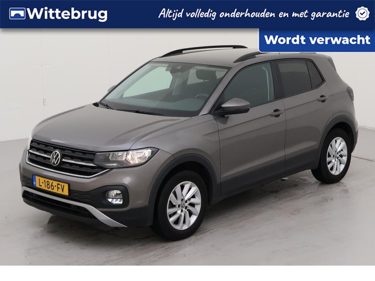 Volkswagen T-Cross - 1.0 TSI 95pk Life / Navigatie / Parkeersensoren V+A / LM 16 inch / APP Connect / - AutoWereld.nl