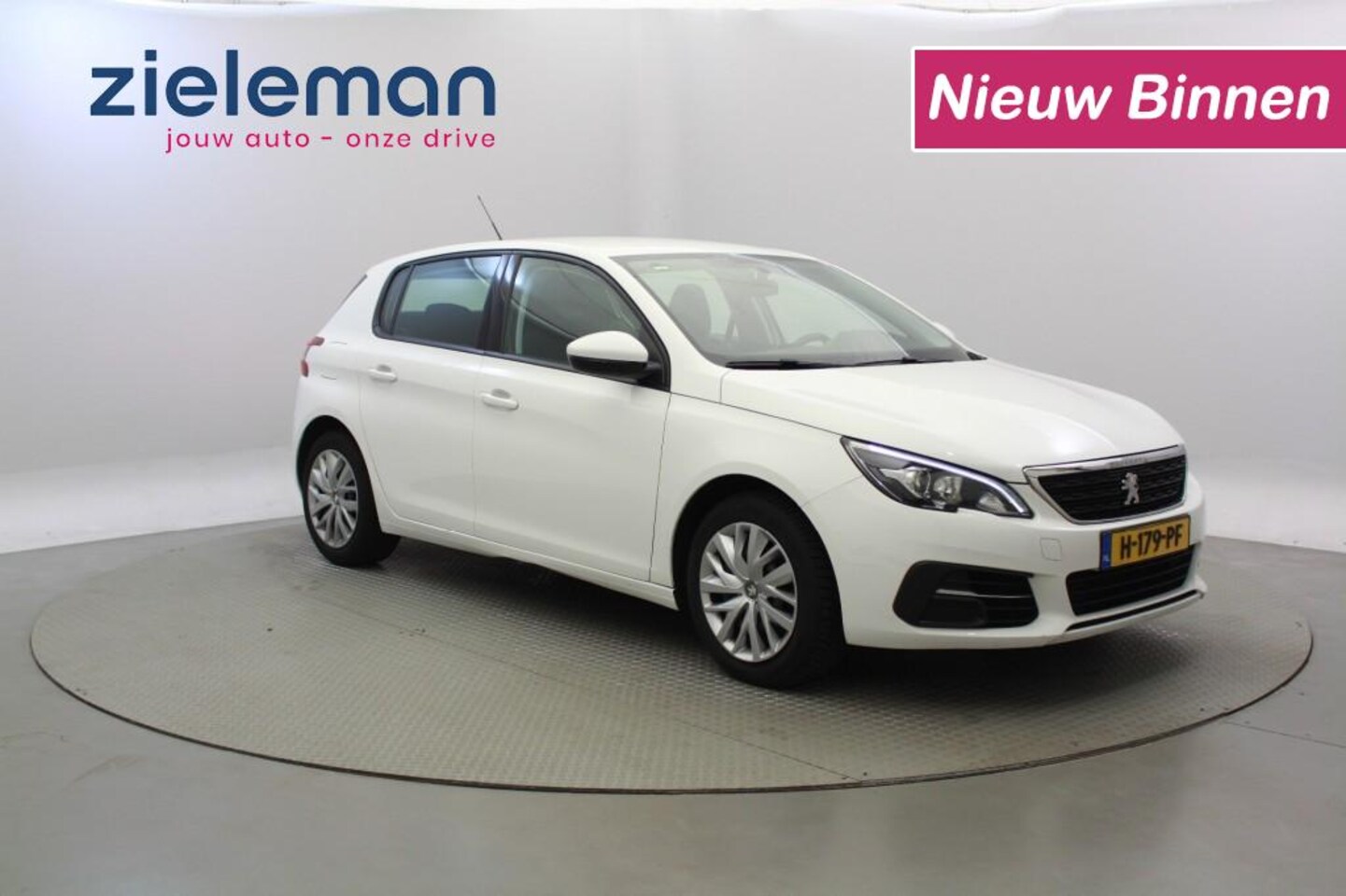 Peugeot 308 - 1.2 PureTech - Carplay, Cruise, Navi - AutoWereld.nl