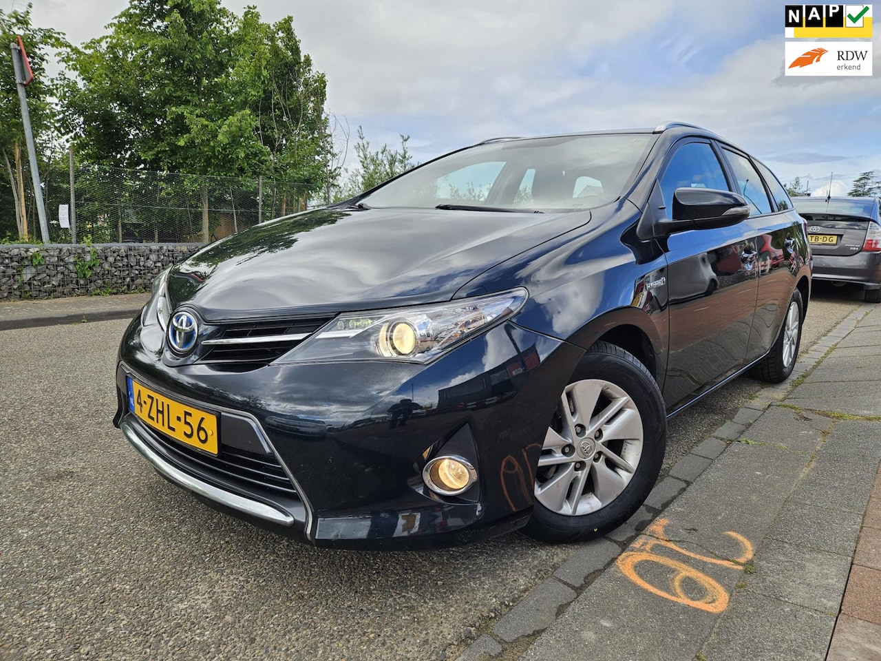 Toyota Auris Touring Sports - 1.8 Hybrid Aspiration Camera Navi GARANTIE - AutoWereld.nl