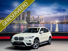 BMW X1 - sDrive20i High Executive |Panorama|Trekhaak|LED