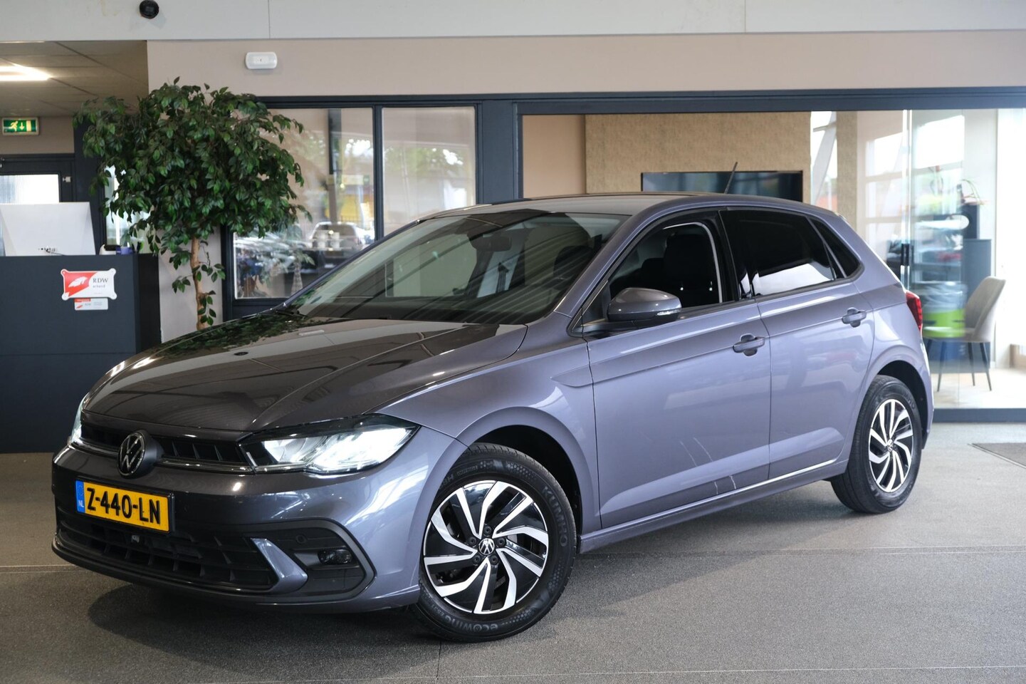 Volkswagen Polo - 1.0 TSI Life Business Virtual Carplay ACC PDC LED - AutoWereld.nl