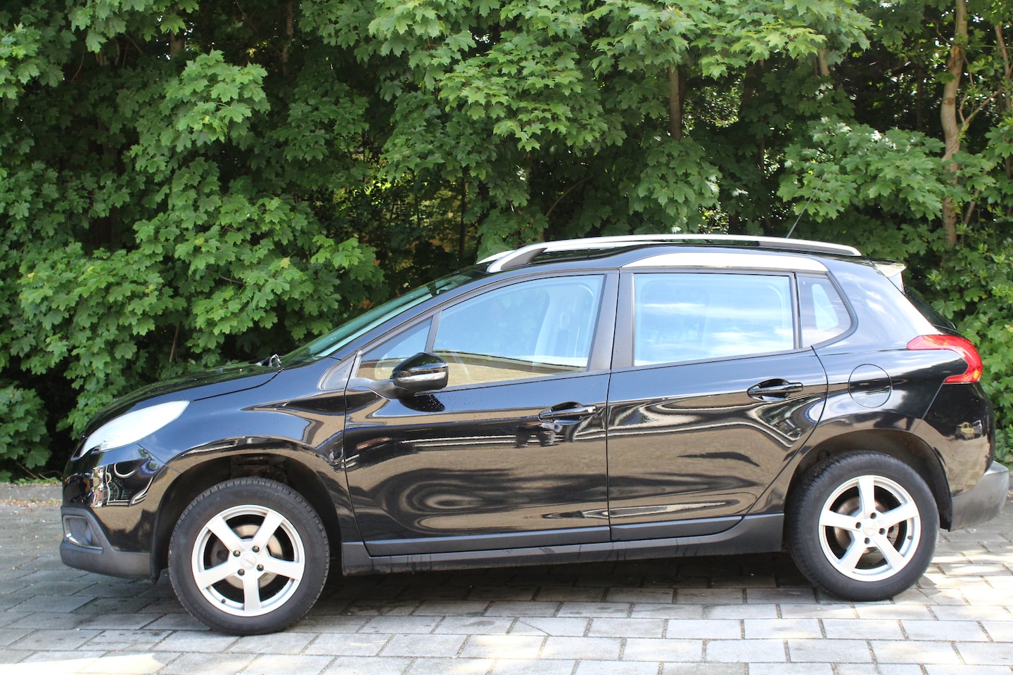 Peugeot 2008 - 1.2 VTi Active airco cruise navigatie enz distributie riem wordtvervangen! - AutoWereld.nl