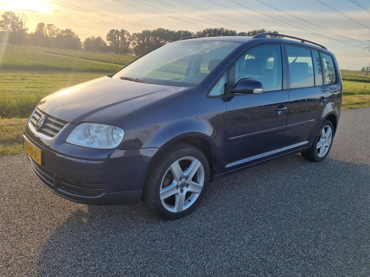 Volkswagen Touran - 2.0-16V Trendline. !!!! 7 personen Top staat. - AutoWereld.nl