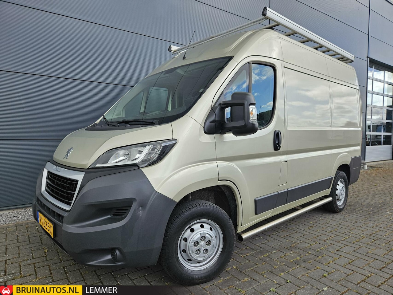 Peugeot Boxer - 2.2 HDI L1H2 Airco navi cruise camera 110 PK - AutoWereld.nl