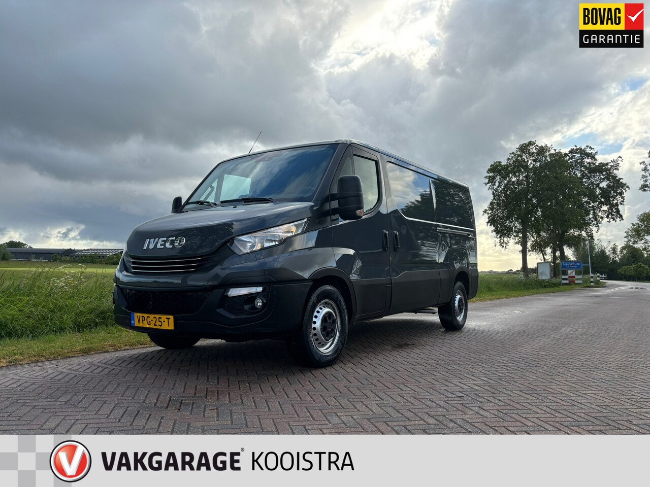Iveco Daily - 35S14V 2.3 352 H3 L AUTOMAAT/ Dubbele schuifdeur - AutoWereld.nl