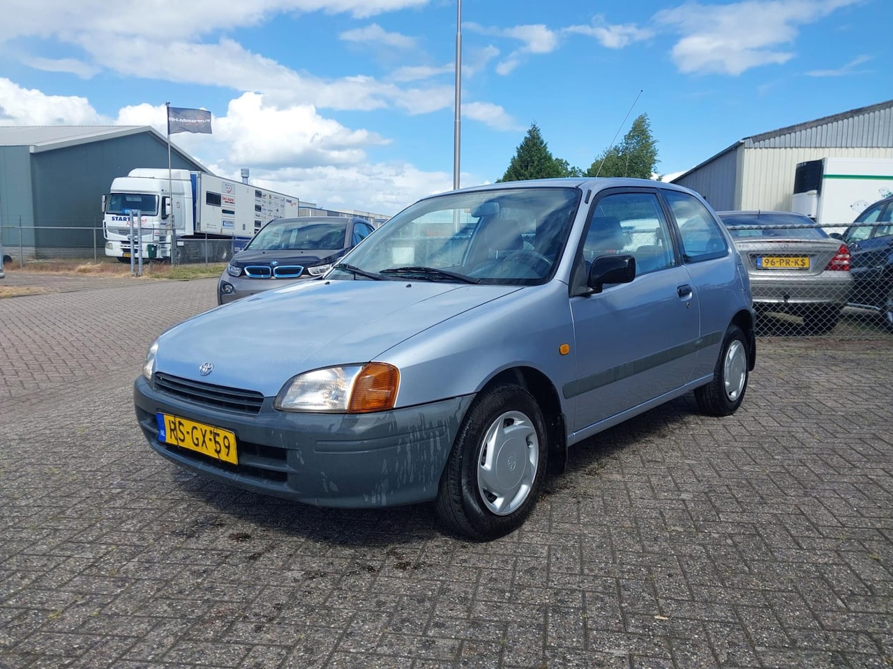 Toyota Starlet - 1.3-16V XLi !! Automaat + 150.000km + Stuurbekr. !! - AutoWereld.nl