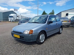 Toyota Starlet - 1.3-16V XLi Automaat + 150.000km + Stuurbekr