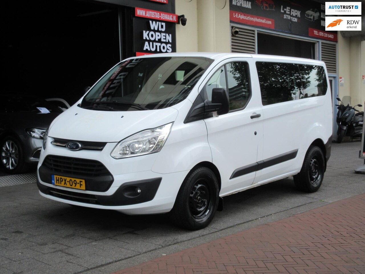 Ford Transit Custom - 310 2.0 TDCI L1H2 Trend 9 Persoons Automaat Airco PDC - AutoWereld.nl