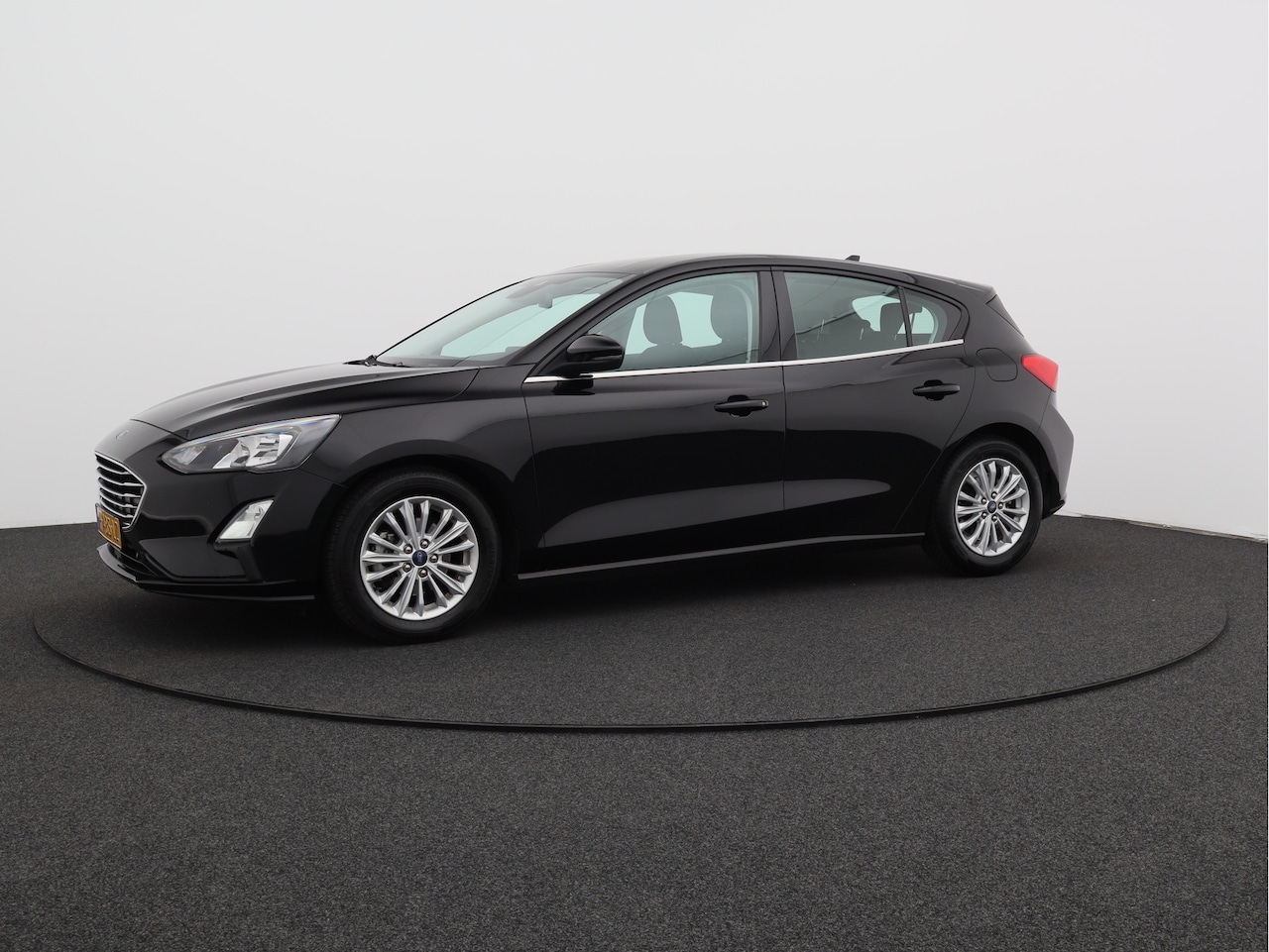 Ford Focus - 1.0 EcoBoost Titanium Business/ lage km/ zeer mooi! - AutoWereld.nl