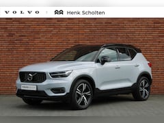 Volvo XC40 - T2 R-Design | Trekhaak | Parkeercamera | Verwarmbare Voorstoelen | Apple Carplay | Adaptie