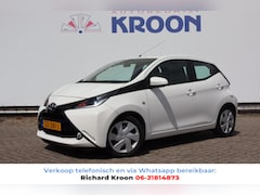 Toyota Aygo - 1.0 VVT-i x-play, Car play, Camera, Winterbanden