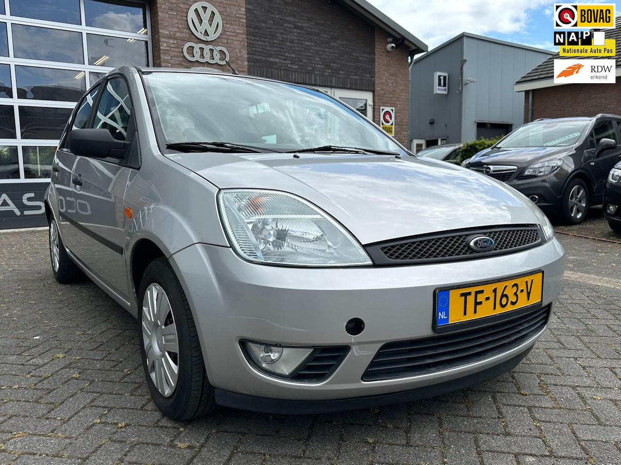 Ford Fiesta - 1.4-16V Futura. Automaat. Airco. 5-Deurs. - AutoWereld.nl