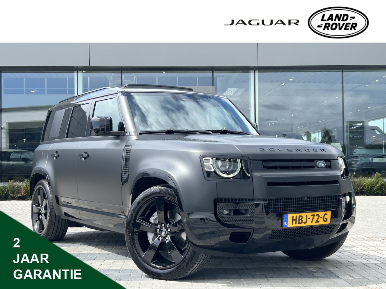 Land Rover Defender 110 - P300e 110 X-Dynamic HSE | Matzwarte protective film | Zeer compleet | Elektr. trekhaak tot - AutoWereld.nl
