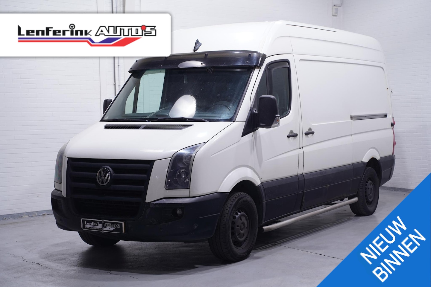 Volkswagen Crafter - 2.5 TDI 136 pk L2H2 APK 01-2026, 2x Schuifdeur Airco, Trekhaak, PDC V+A, Ideaal voor Campe - AutoWereld.nl