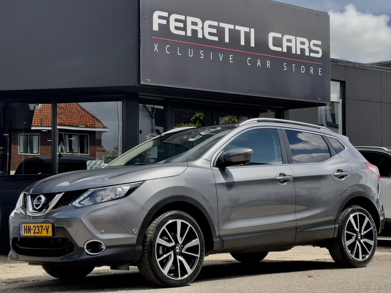 Nissan Qashqai - 1.2 TEKNA AUTOM 72D.KM!! PANODAK LEDER NAVI CAMERA LED LMV PDC - AutoWereld.nl
