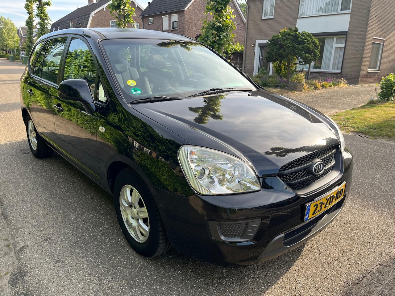 Kia Carens - 2.0 CVVT X Ecutive Airco 7-persoons - AutoWereld.nl