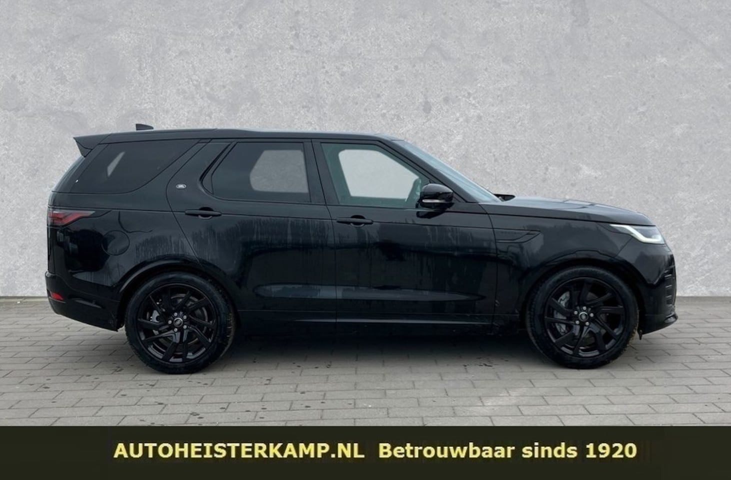 Land Rover Discovery - 3.0 D250 Dynamic SE Grijs Kenteken ACC Luchtvering Panoramadak Trekhaak Meridian Soundsyst - AutoWereld.nl