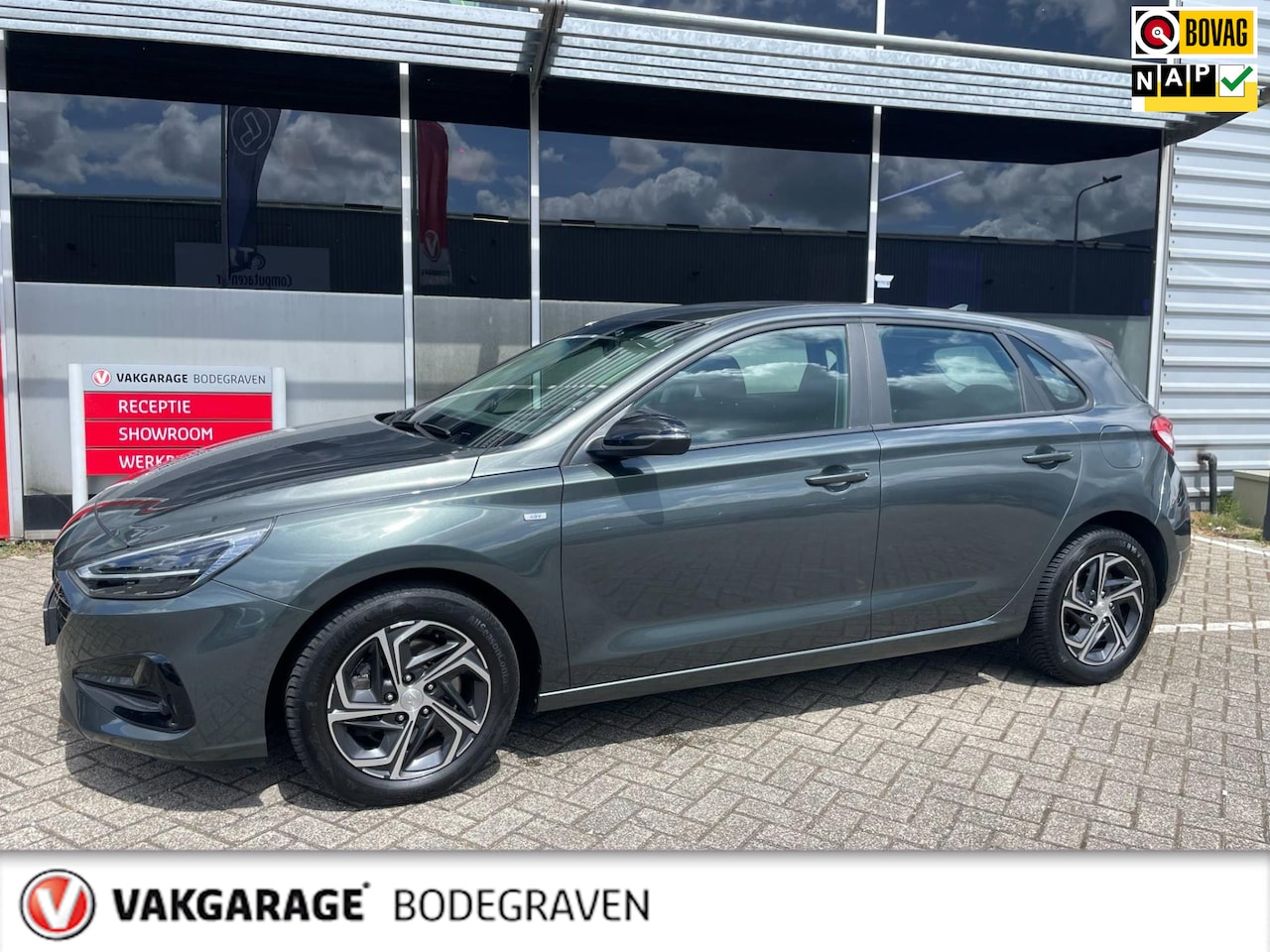 Hyundai i30 - 1.0 T-GDi MHEV Comfort Smart / camera / navigatie - AutoWereld.nl