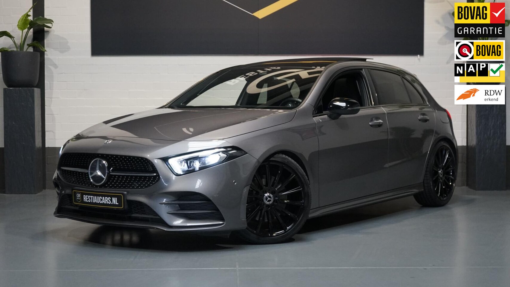 Mercedes-Benz A-klasse - 220 AMG Premium Automaat-BURMESTER-ClIMA-CAMERA-KEYLESS-PANO-NIGHTPAKKET-MULTIBEAM-WINTERP - AutoWereld.nl