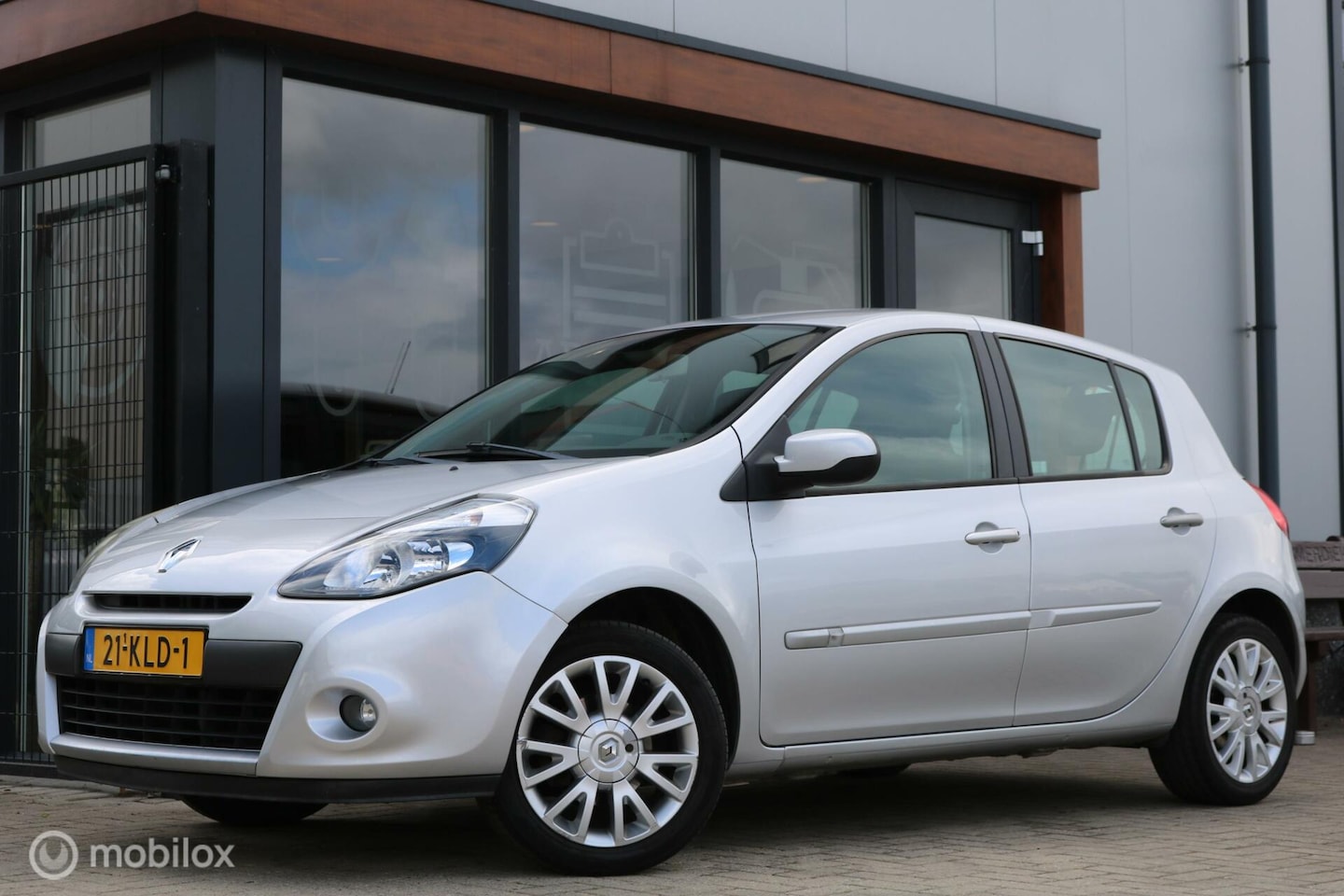 Renault Clio - 1.2 Dynamique | Navi | Cruise | Trekhaak - AutoWereld.nl