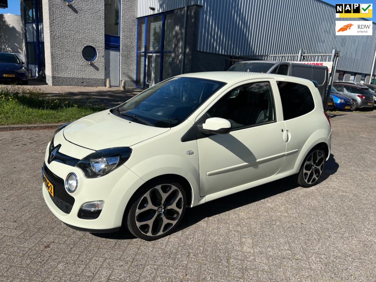 Renault Twingo - 1.2 16V Collection Nieuwe Apk Airco service Aflever beurt - AutoWereld.nl