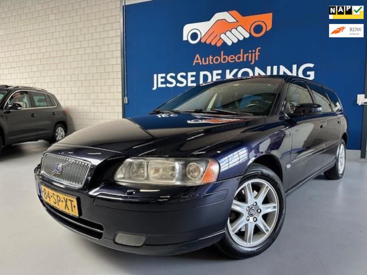 Volvo V70 - 2.4 Edition II Automaat LPG G3,bj.2006,leder,climate,trekhaak,sportvelgen,APK 06/2026 en N - AutoWereld.nl