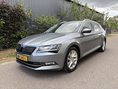 Skoda Superb Combi - 1.4 TSI ACT Style Business / NAVI / KEYLESS / CRUISE