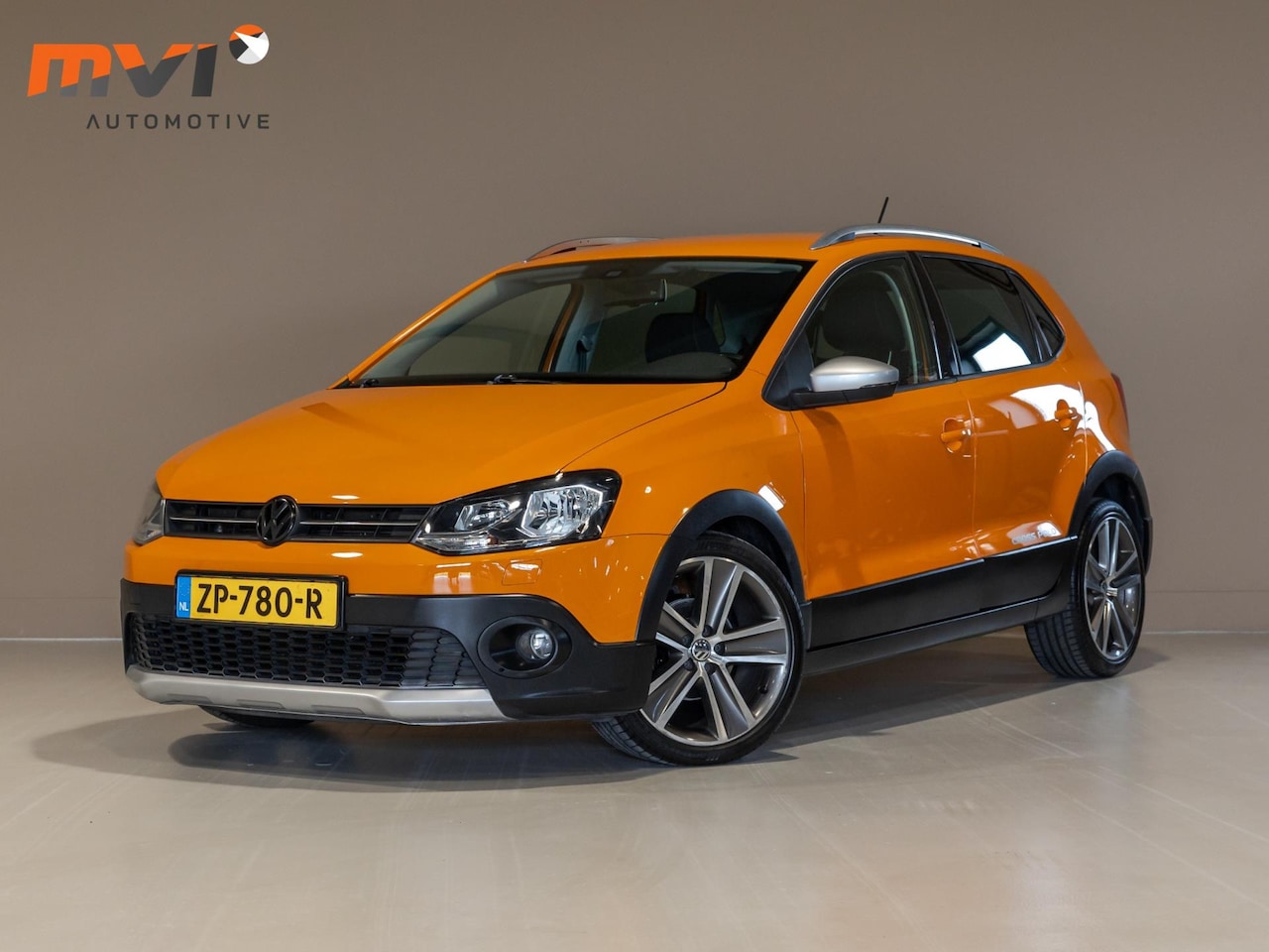 Volkswagen Polo - 1.6 TDI Cross / 90pk / Stoelverwarming / Achteruitrij camera / - AutoWereld.nl