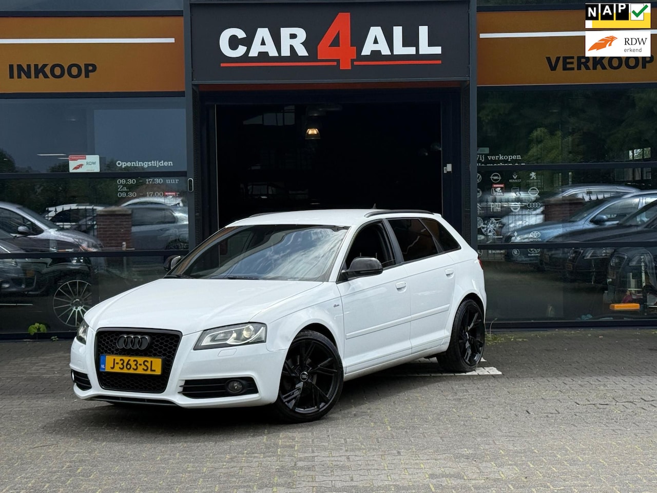 Audi A3 Sportback - 1.8 TFSI 3X S-Line NAVI/STLVRM/LEDER/PDC/AIRCO! - AutoWereld.nl