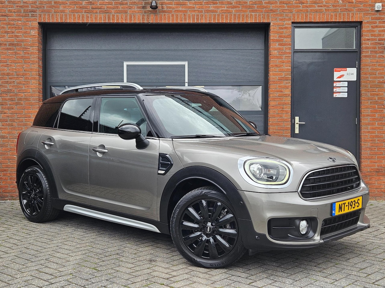 MINI Countryman - Mini 1.5 Cooper JCW-pakket Navi Led Trekhaak 18" - AutoWereld.nl