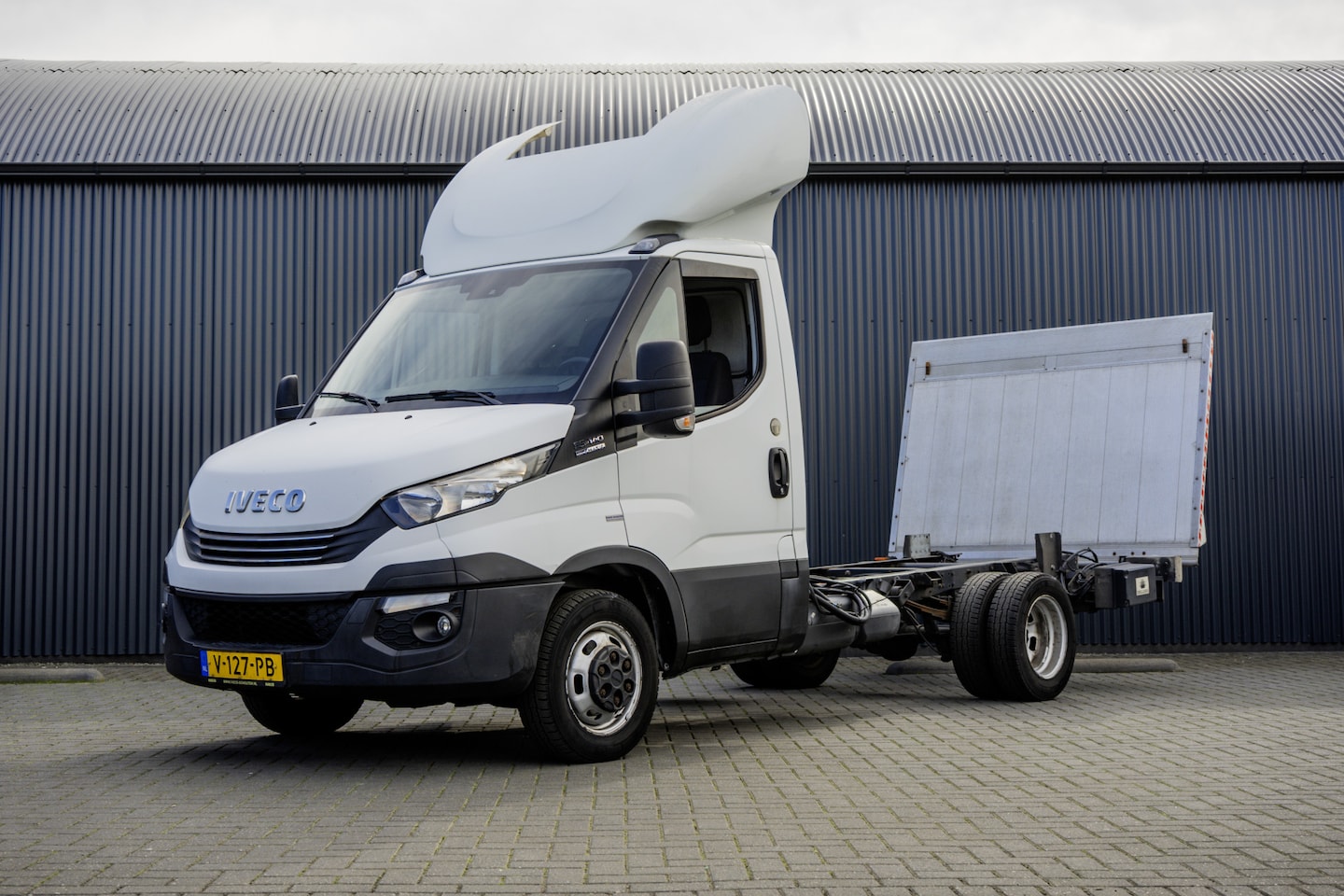 Iveco Daily - 35C14 | 136 PK | Automaat | Cruise | Airco | Dubbel lucht | Laadklep - AutoWereld.nl