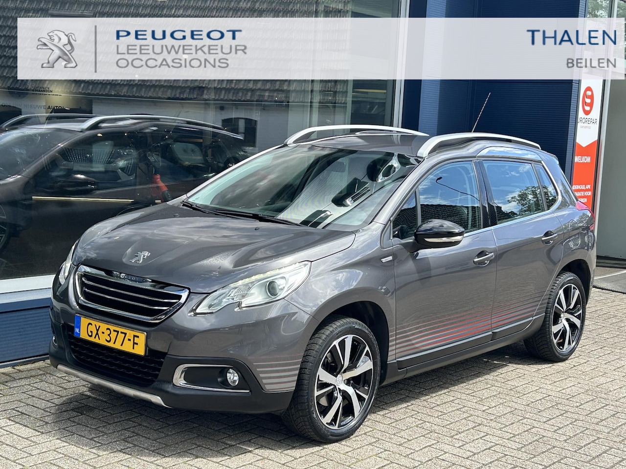 Peugeot 2008 - 1.2 Turbo 110PK Urban Cross | Unieke KM Stand:30000 | | Trekhaak 1250 KG | Dealer Onderhou - AutoWereld.nl