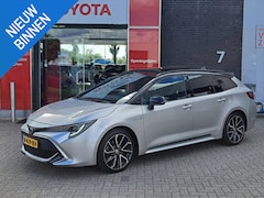Toyota Corolla Touring Sports - 2.0 Hybrid Executive PANORAMISCH SCHUIF-KANTELDAK TREKHAAK BI-TONE