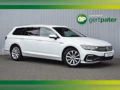 Volkswagen Passat Variant - 1.4TSI PHEV GTE Trekhaak/Alcantara/Camera
