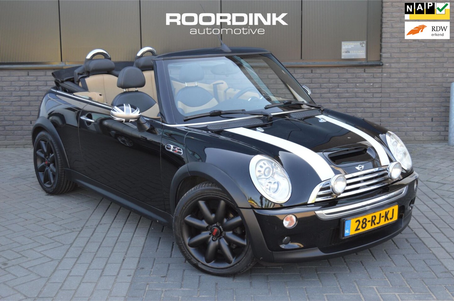 MINI Cabrio - Mini Automaat|Harman/Kardon|Navigatie|Stoelverarming - AutoWereld.nl