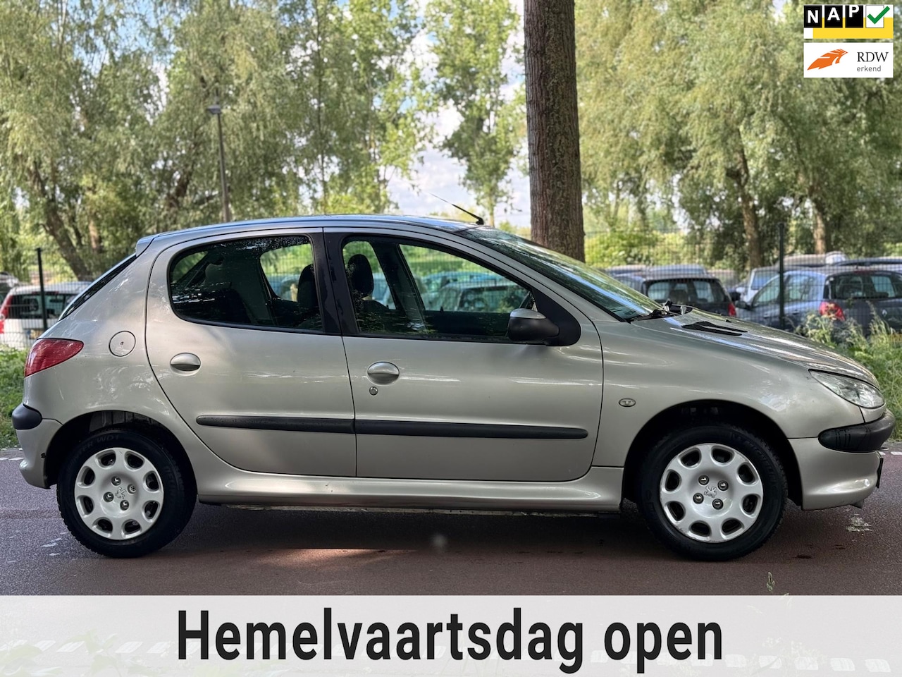 Peugeot 206 - 1.4 Air-line 2 AIRCO!5DEURS!APK!KOOPJE! - AutoWereld.nl