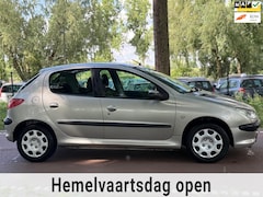 Peugeot 206 - 1.4 Air-line 2 AIRCO5DEURSAPKKOOPJE