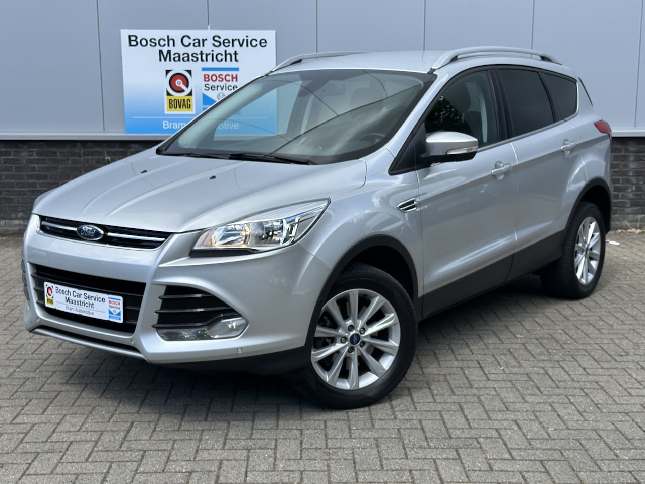 Ford Kuga - 1.5 Titanium 4WD | Automaat | 1ste Eigenaar | 1/2 Leer | 1850 kg trekgewicht - AutoWereld.nl